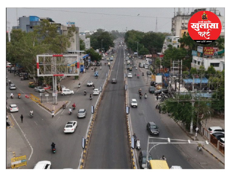 एबी रोड के यूनिपोल पाने के लिए हाेर्डिंग माफिया में नूराकुश्ती